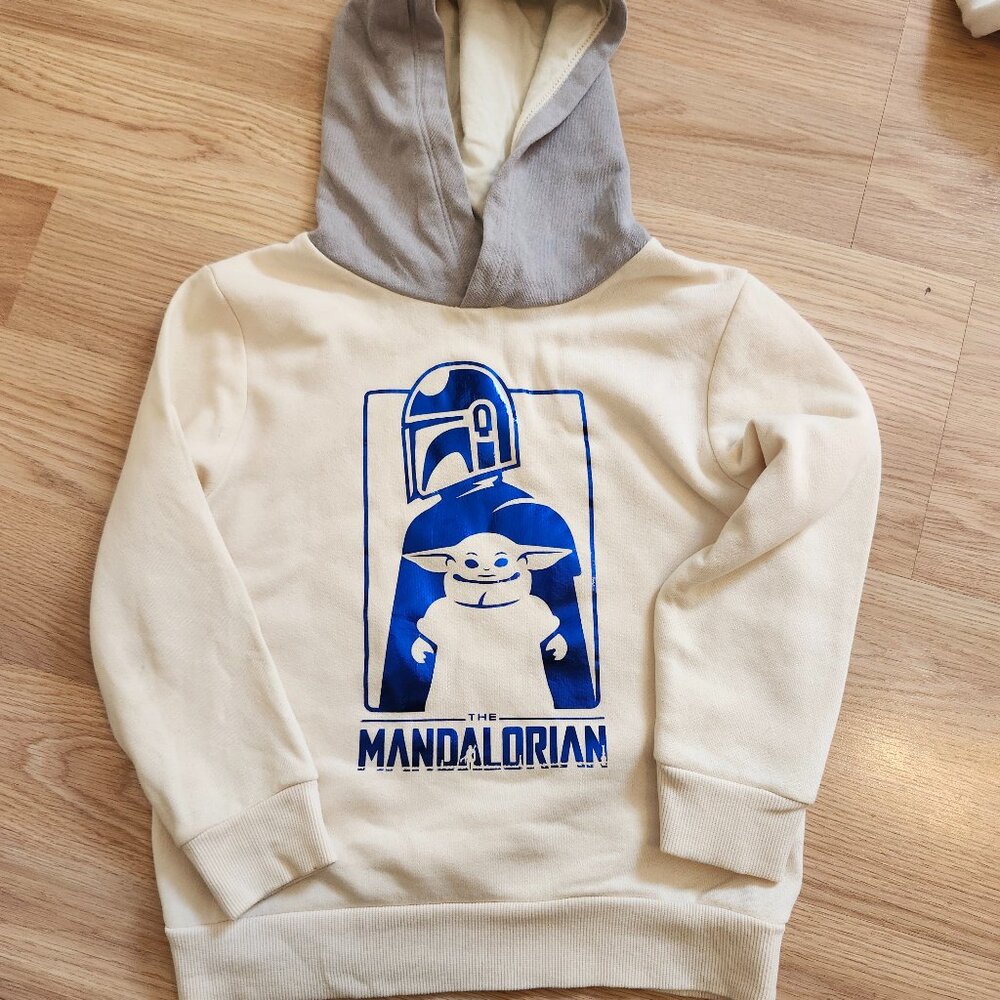 Bundle of 4 hoodies for boys - Picture 8 of 12